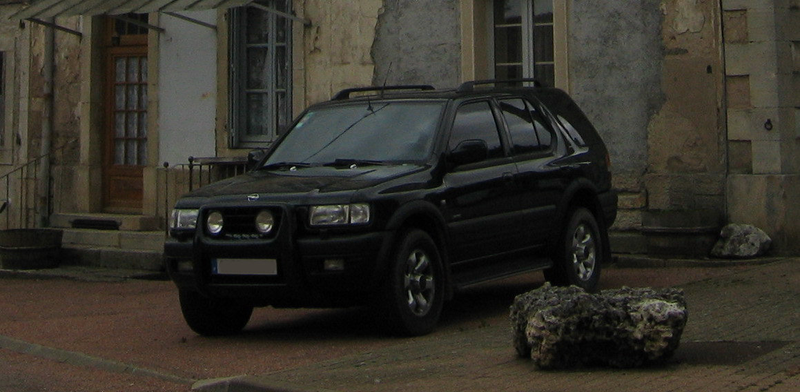 Opel Frontera 25